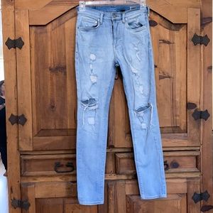 Men’s distressed jeans